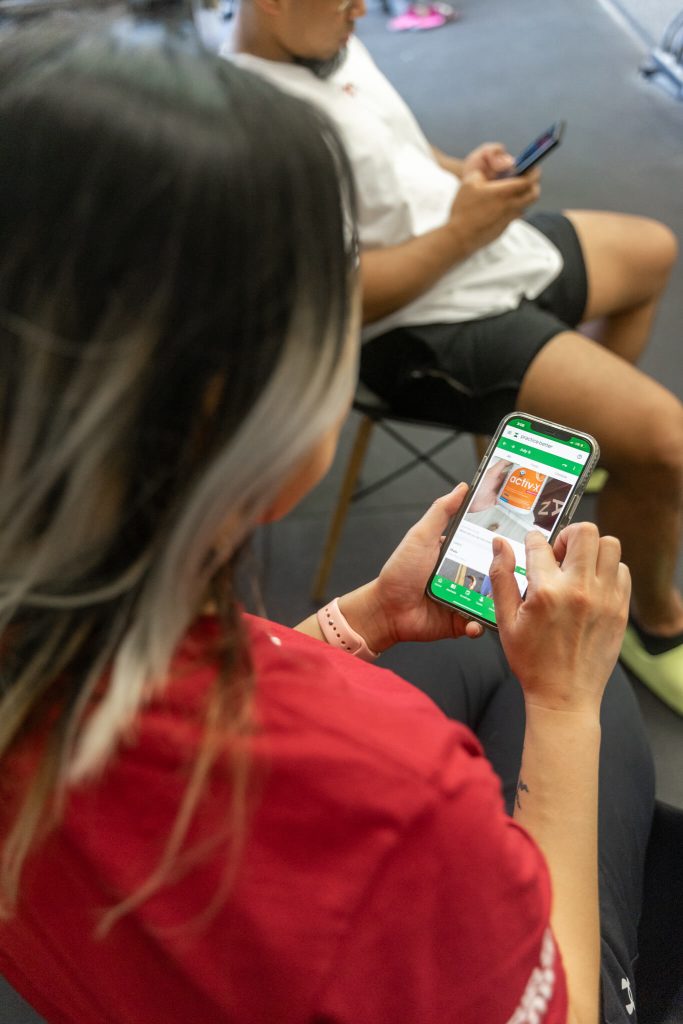 Silvia tracking her food intake on our coaching platform